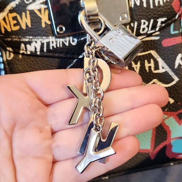 New! DKNY Graffiti Crossbody Bag With Bag Charms And Lock Purse Chain Adjustable - Picture 5 of 14